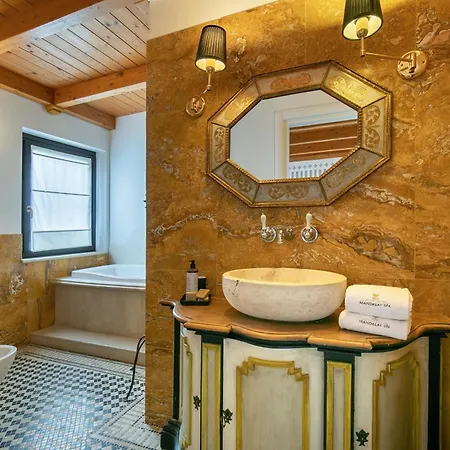 Mandalay & Casa di campagna Senigallia