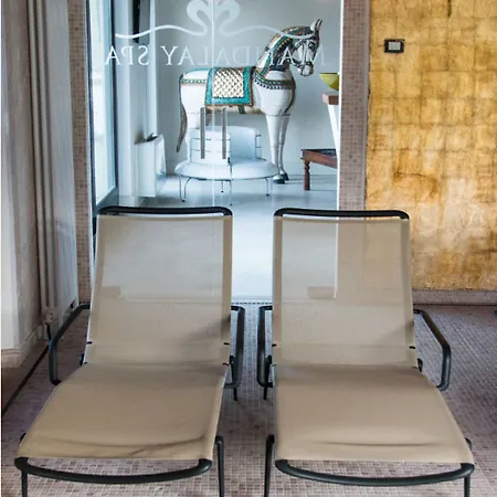 Mandalay & Casa di campagna