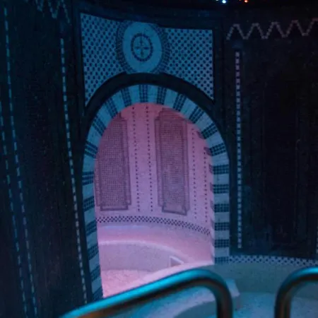 Mandalay & Літній будинок