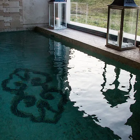 Mandalay & Літній будинок