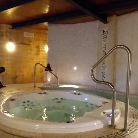 Mandalay & Venkovský dům *