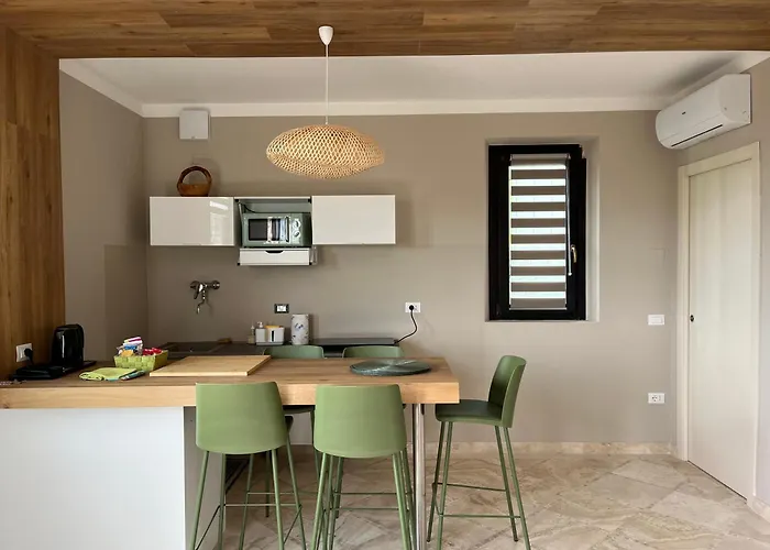 Mandalay & Venkovský dům *