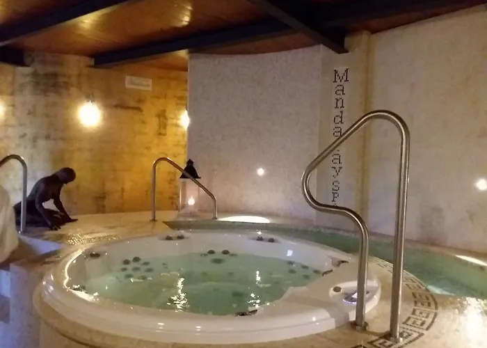 Mandalay & Venkovský dům *